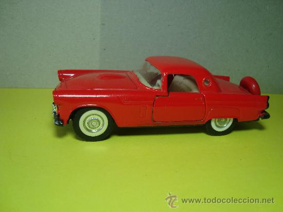 Coches a escala: FORD TRUNDERBIRD DE MAJORETTE.ESCALA 1,32. MAXI SERIE 3000