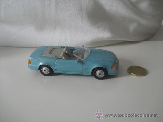 Coches a escala: Mercedes-Benz 500SL Maisto 1/40. Coche de fricci&oacute;n.
