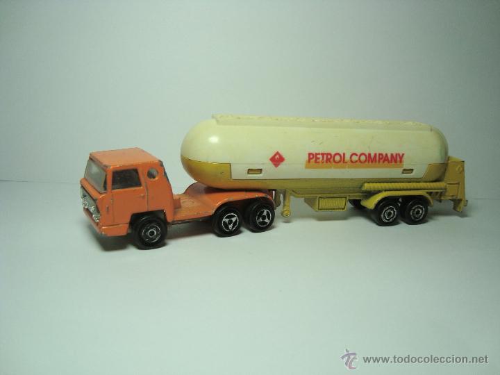 Coches a escala: ANTIGUO CAMION BERNARD CISTERNA DE MAJORETTE 1,64