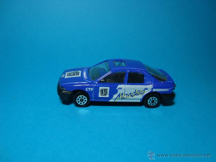 Carros em escala: FORD MONDEO DE MAJORETTE 1,64