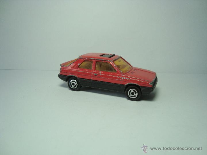 Coches a escala: ANTIGUO RENAULT 11 DE MAJORETTE..1,64