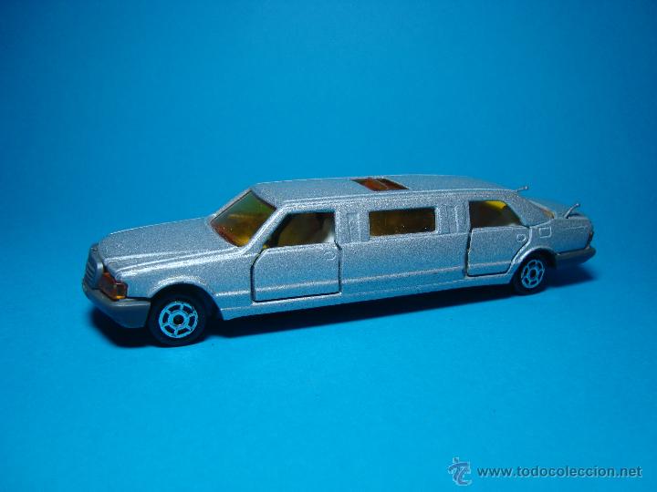 Model Cars: MERCEDES BENZ 320 CLASE E LIMOUSINE DE MAJORETTE 1,64