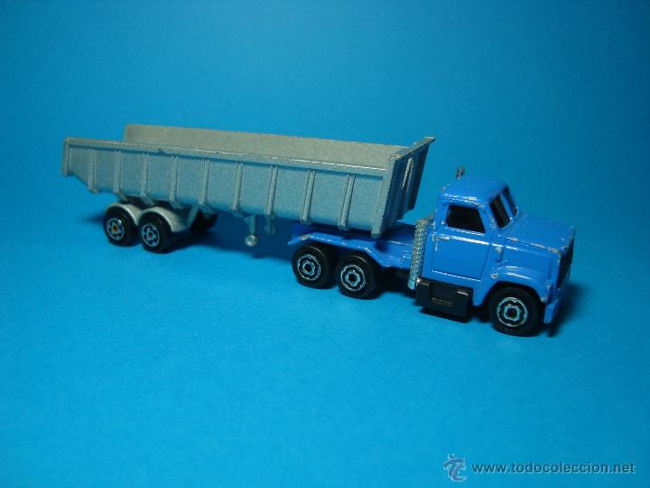 Coches a escala: ANTIGUO CAMION TRAILER DUMPER DE OBRAS GMC AMERICANO DE MAJORETTE 1,64