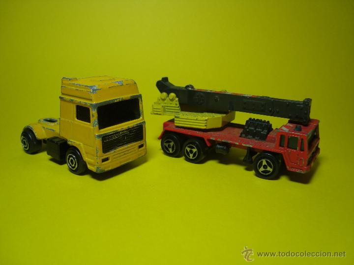 Coches a escala: LOTE DE COCHES 2 CAMION VOLVO Y CAMION SAVIEM DE MAJORETTE 1,64.