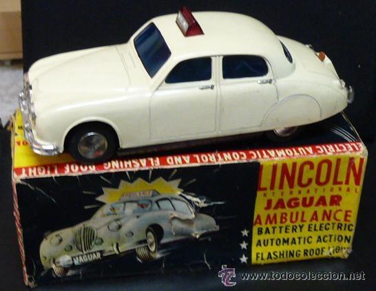 Coches a escala: AMBULANCIA JAGUAR 340 AMBULANCE-LINCOLN PRODUCT INTERNATIONAL-SALVA OBSTACULOS CON LUCES A&Ntilde;OS 50/60