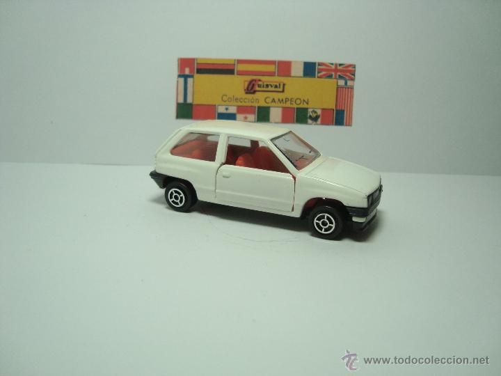 Coches a escala: OPEL CORSA BLANCO DE GUISVAL CAMPEON 1,64 MUY BUENO