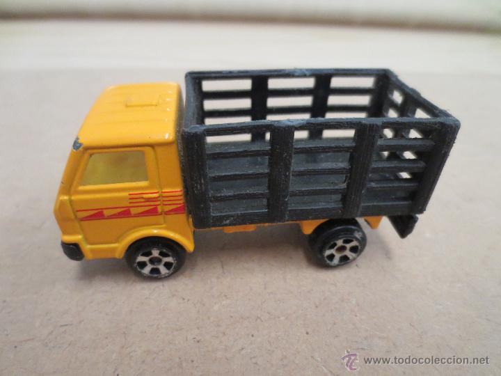 Coches a escala: camion maisto
