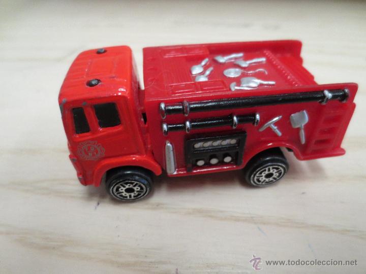 Coches a escala: camion de bomberos maisto
