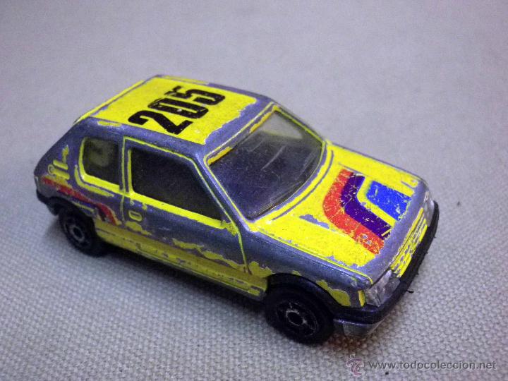 Coches a escala: COCHE DE METAL, FABRICADO POR MAJORETTE, N&ordm; 201, PEUGEOT 205 GTI