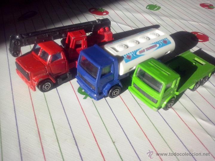 Coches a escala: MAJORETTE - Lote 3 CAMION escala 1/100 Mod.: GRUA elevadora + FORD cisterna GAS TANKER + VERDE llano