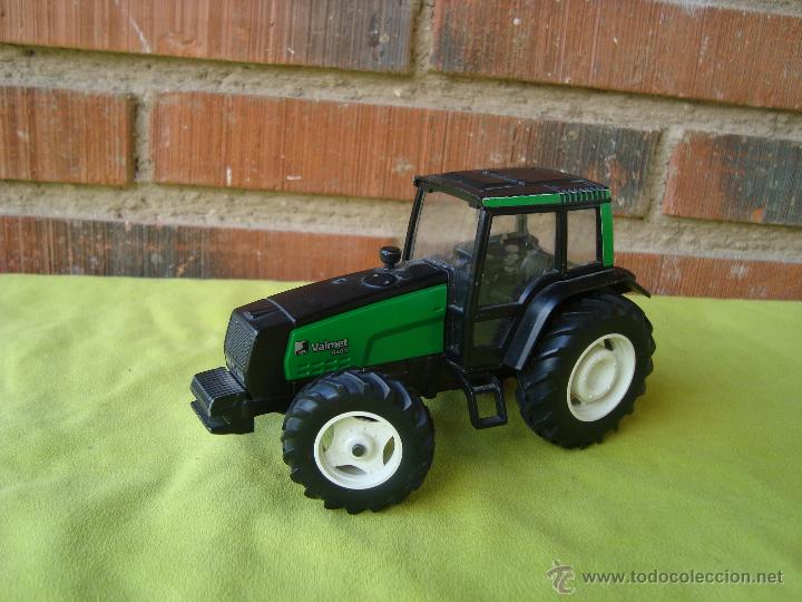 Coches a escala: TRACTOR VALMET VALTRA JOAL 1,35 - Foto 3