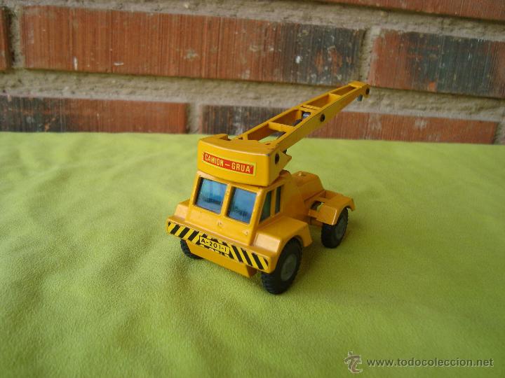 Auto in scala: GRUA GIGANTE CANGURO JUMBO TAYLOR DE JOAL.