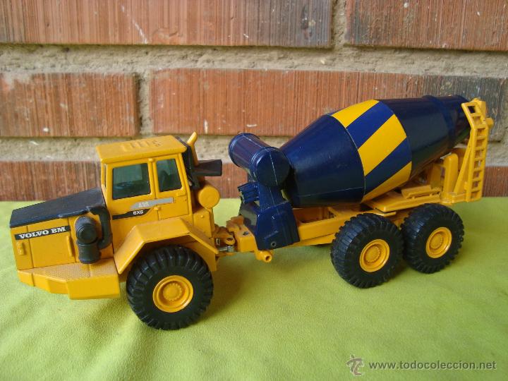 Model Cars: GRAN CAMION HORMIGONERA DUMPER VOLVO A 35 C DE JOAL