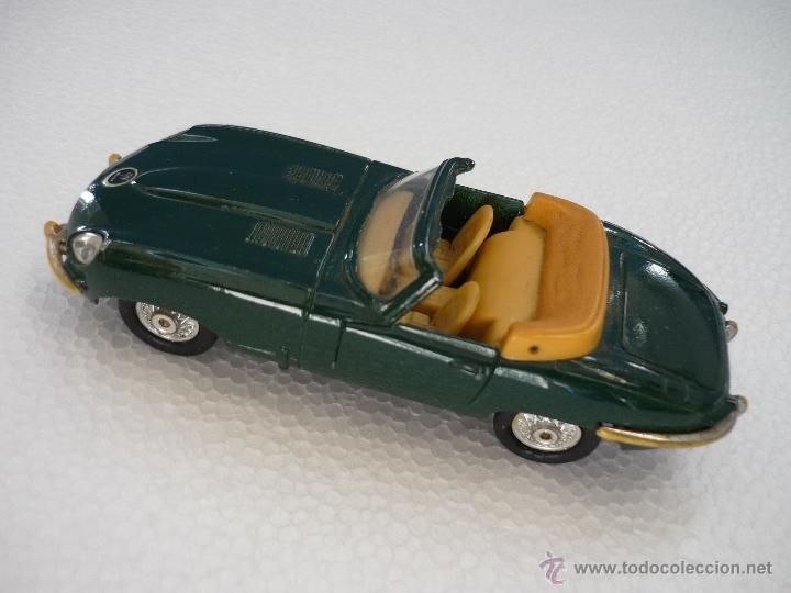 Coches a escala: JAGUAR E CABRIOLET METAL.ESCALA 1/38. GASTOS DE ENVIO 4&euro; PARA ESPA&Ntilde;A.