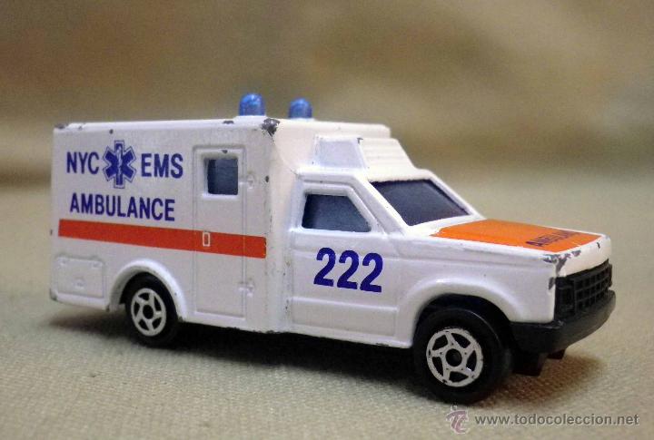 Coches a escala: FURGONETA METALICA, AMBULANCIA, NYC EMS, MAJORETTE, N&ordm; 255, ESC: 1:60