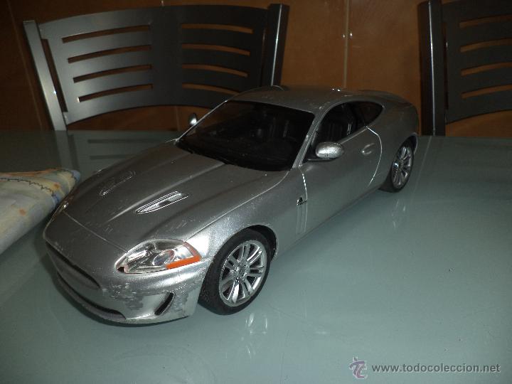 Carros em escala: Jaguar XKR de Rastar a gran escala 1/14.