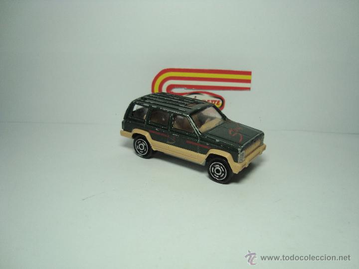 Coches a escala: JEEP CHEROKEE DE MAJORETTE. 1,64 - Foto 2
