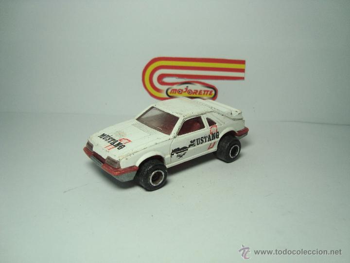 Coches a escala: ANTIGUO FORD MUSTANG DE MAJORETTE 1,64 - Foto 1