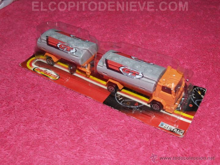 Coches a escala: VINTAGE 90&acute;s MAJORETTE SERIE 300 RARE TRUCK TRANSPORT GAS TANKER NEW
