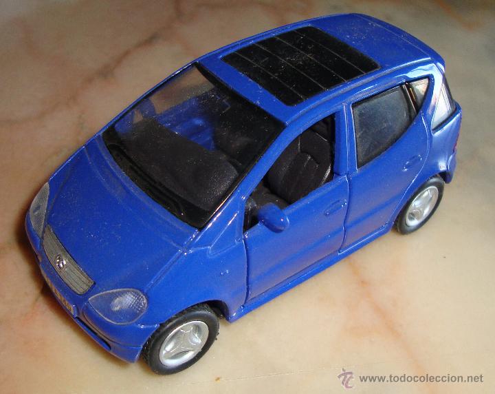 Coches a escala: COCHE DE MAISTO MERCEDES BENZA-CLASS ESCALA 1/34
