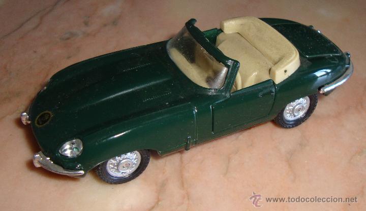 Coches a escala: COCHE DE MAISTO JAGUAR CABRIOLET ESCALA 1/38