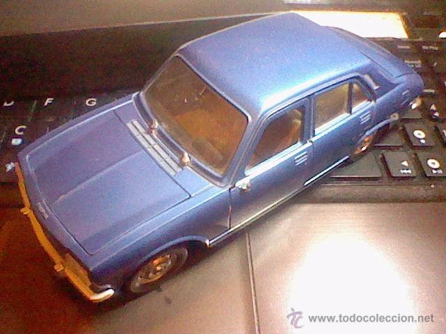 Voiture Miniature Peugeot 504 GL Au 1/24 Par Polistil - Modèle D'occasion