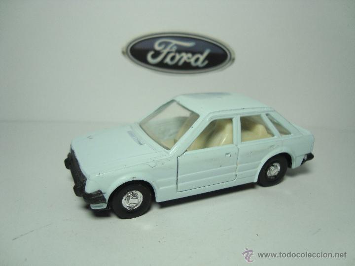 Voitures &agrave; l'&eacute;chelle: FORD ESCORT DE LA MARCA MIRA 1,64