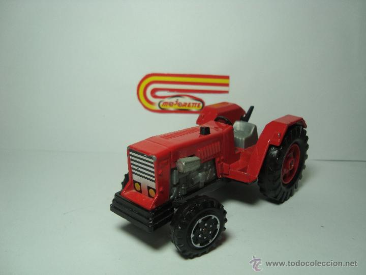 Coches a escala: TRACTOR TIPO EBRO DE MAJORETTE MAXI SERIE 3000 - Foto 2