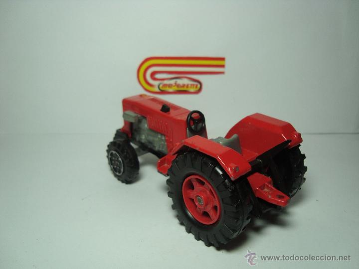 Coches a escala: TRACTOR TIPO EBRO DE MAJORETTE MAXI SERIE 3000 - Foto 4