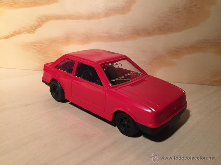 Coches a escala: FORD ESCORT A&Ntilde;O 1984 DANONE - Foto 3