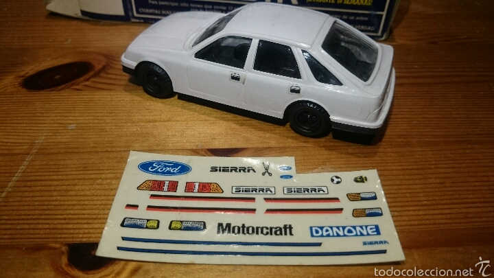 Coches a escala: Ford Sierra de transplastic promo. Yoghurt Danone - Foto 2