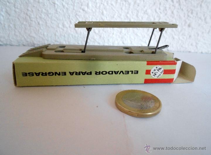 Coches a escala: Elevador para engrase Anguplas - Foto 1