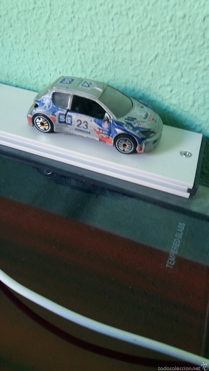 Coches a escala: Peugeot marca guisval