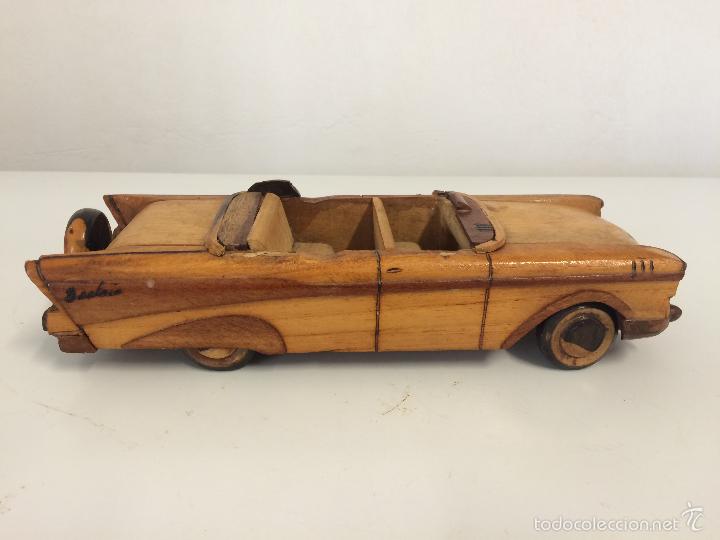 Coches a escala: Chevrolet descapotable en madera - Foto 1