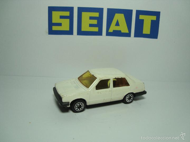 Coches a escala: SEAT MALAGA DE GUISVAL CAMPEON 1,64.