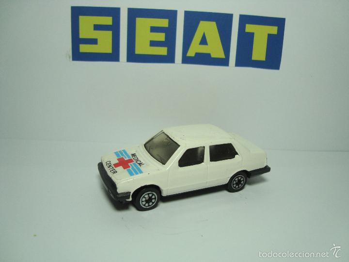 Coches a escala: SEAT MALAGA AMBULANCIA MEDICAL CENTER DE GUISVAL CAMPEON 1,64