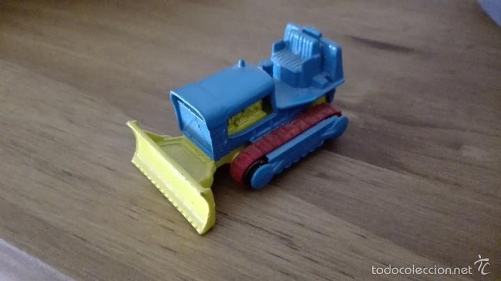 Coches a escala: Excavadora de guisval