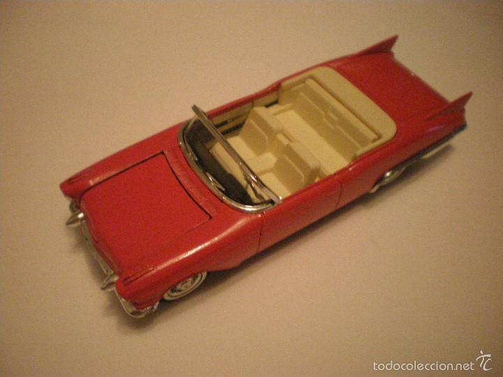 Auto in scala: CADILLAC EL DORADO BIARRITZ 1957 ROSA