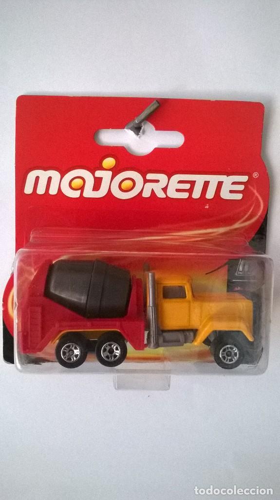 Coches a escala: MAJORETTE HORMIGONERA AVEC TOUPIE A BETON #297