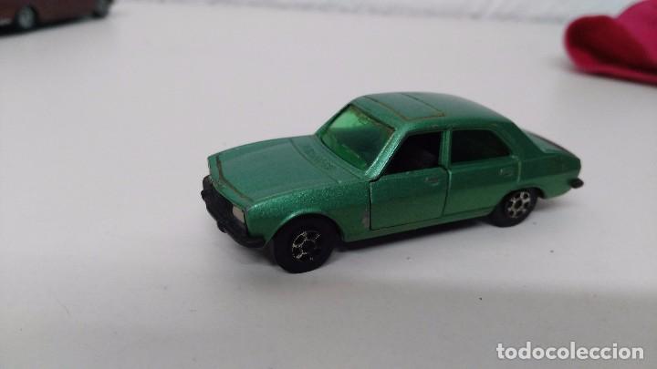 Coches a escala: antiguo coche de pilen peugeot 405