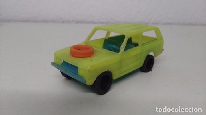 Coches a escala: antiguo coche de plastico todoterreno range rover