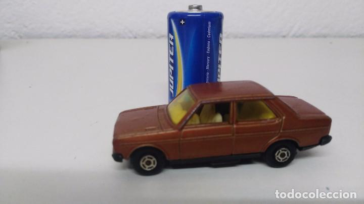 Coches a escala: antiguo coche guisval  seat 131