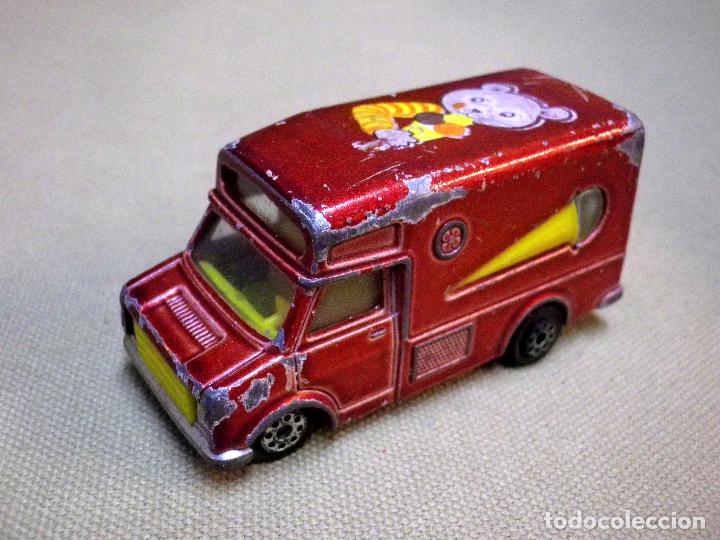 Coches a escala: ANTIGUO FOURGON, FURGON DE HELADOS, N&ordm; 224, FABRICADO POR MAJORETTE, FRANCIA