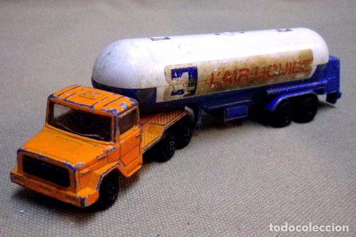 Coches a escala: ANTIGUO CAMION MAGIRUS, L'AIR LIQUIDE N&ordm; 324, FABRICADO POR MAJORETTE, FRANCIA, CON FALTAS