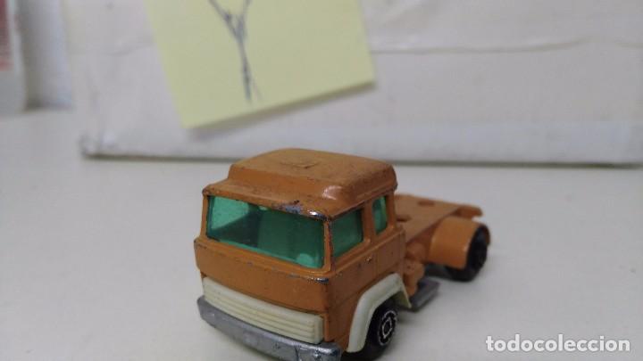 Coches a escala: antiguo coche de  guisval camion