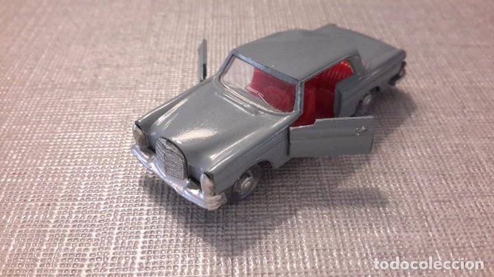 Coches a escala: BEST-BOX. MERCEDES BENZ 220 SE. - Foto 1