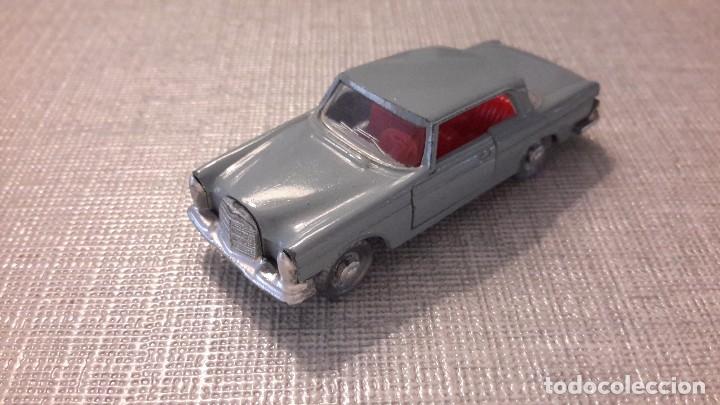 Coches a escala: BEST-BOX. MERCEDES BENZ 220 SE. - Foto 2