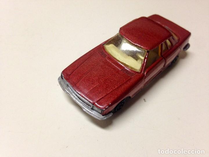 Coches a escala: Mercedes 350 SL Guisval. Escala 1/64&nbsp;. Algo tocado , ver fotos