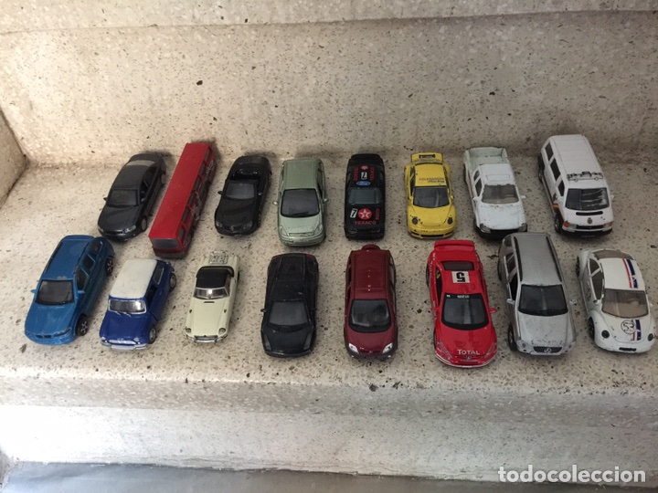 Coches a escala: COCHES MAISTO Y BURAGO. 16 COCHES.