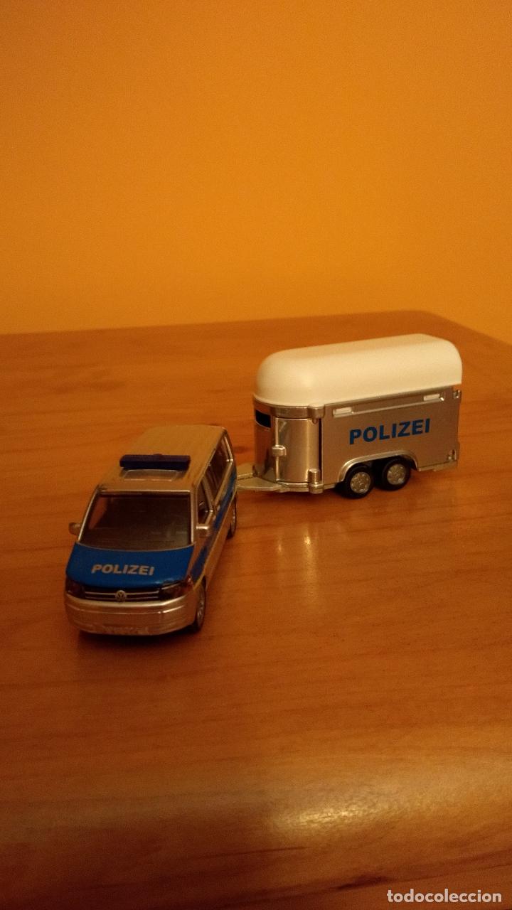 Coches a escala: FURGONETA VW CON REMOLQUE DE CABALLOS - Foto 2